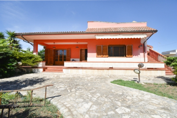 (Cod. Immobile: BULGARI) VILLA  - Tipologia: Villa a Latiano (Brindisi) Puglia